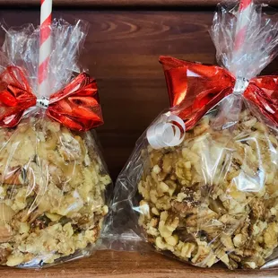 Carmel Apples w/nuts with the most delicious buttery and creamy homemade Carmel