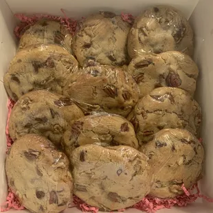 Homemade Chocolate Chip Cookies with or without nuts