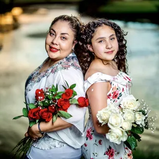 Mom and Daughter Portrait Photography at Ascarate Lake in El Paso, TX