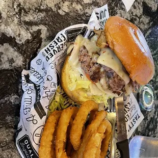 Bacon jalapeño burger with onion rings