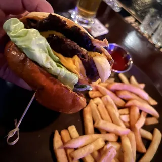 California Lounge Chair IPA - American 16 oz Draft, 6.6% ABV