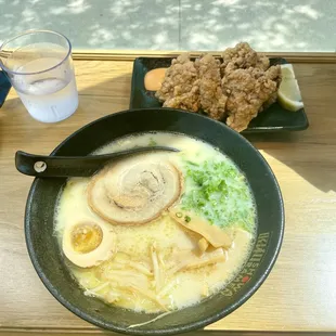 Tonkutsu ramen, chicken kaarage