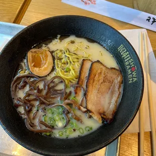 Black Garlic Showa Ramen