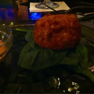 Really good crab cake. Like, surprisingly good!!