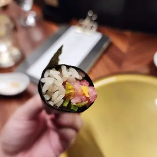 Toro Taku Temaki