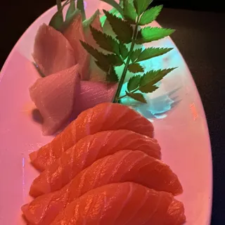 Salmon Sushi