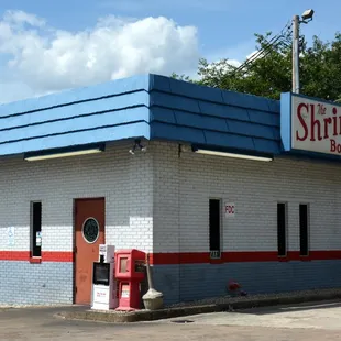 the front of the restaurant