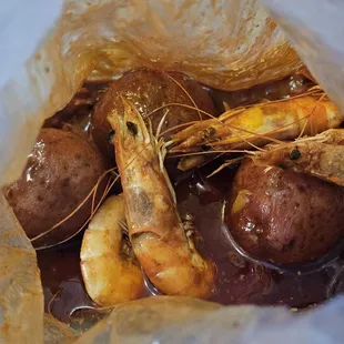 1lb Shrimp + Red Potatoes
