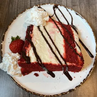 Red velvet cheesecake