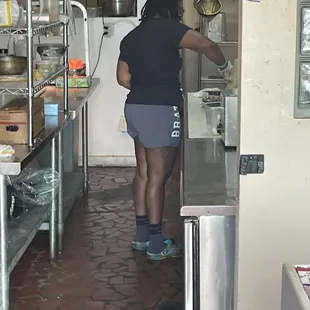 The unprofessional, dirty manager