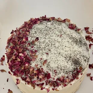 Earl grey rose cake