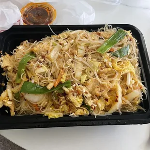 Singapore noodles with chicken