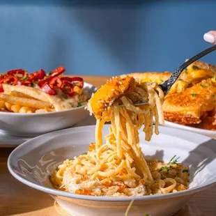 food, chicken wings and fried chicken