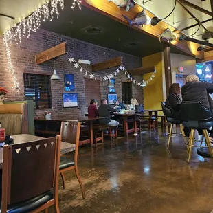 Dining Room Decked Out for the Holidays