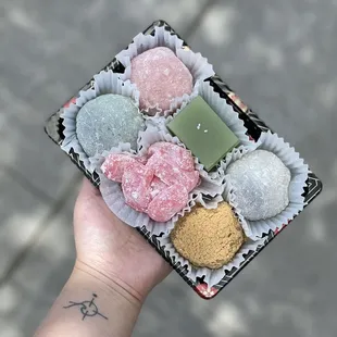 Box of 6! -@hungry_beluwuga