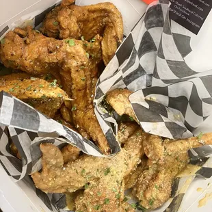 Garlic parm wings