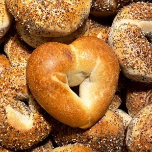 a pile of bagels