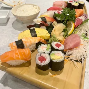 Deluxe Sushi &amp; Sashimi combination