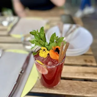 Non alcoholic floral spritz