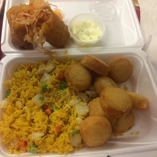 "Scallops", egg roll and fried rice.