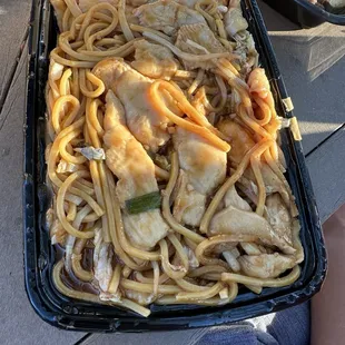 Chicken Lo Mein