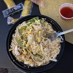 Pad Thai but no sauce on it...