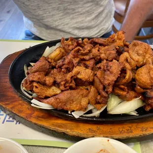 22. Dwae Ji Bul Go Gi
