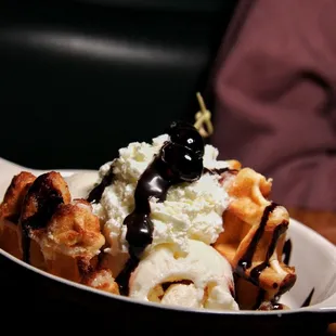 Waffle sundae