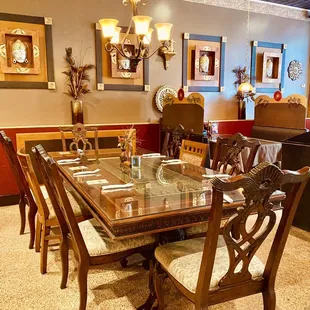 Table for larger group