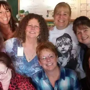 These are the people that keep Si&apos;s going. Love ya girls!