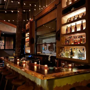 sushi and sashimi, interior