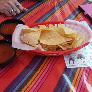 Salsa &amp; tortilla chips as soon as you walk in