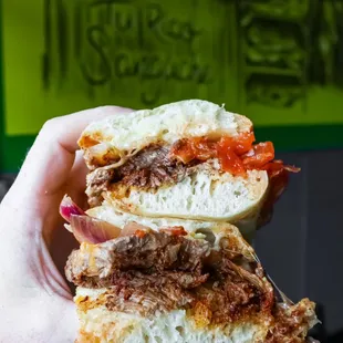8. Jumping Beef (@joeynht)