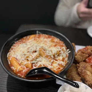 Spicy rice cake w noodles