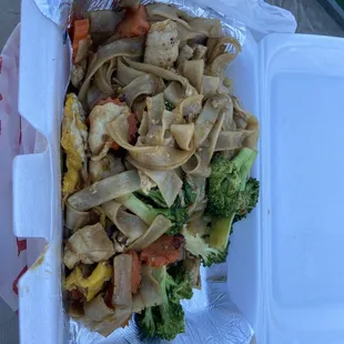 Pad See Ew Noodles with chicken