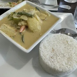 Yellow Curry + Rice