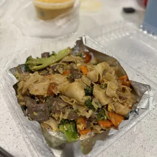 Pad See Ew Beef | IG: xstina.eats