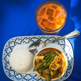 Thai Iced tea and curry!  |  Instagram @tabletopviews
