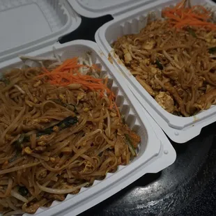 Ohh-wee (Chicken Pad Thai noodles) always so yummy *9/23/22