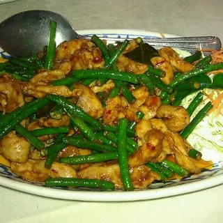 Ginger-Chili Paste Stir Fry (Pad Phrik Khing)