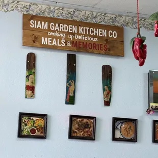 Thai art &amp; food photo&apos;s are part of the decor