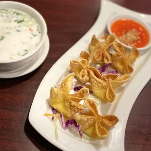 Tum Kha Chicken Soup, crispy Krab Rangoon !