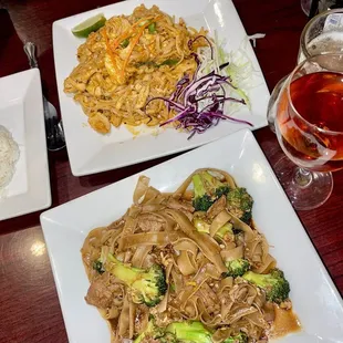 Pad Thai and Pad Se-Ew