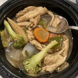 Pad cashew (sautéed vegetable) had NO cashews, and is just meh -- nothing memorable about it at all.