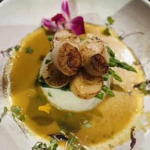 Scallops (friend&apos;s husband):  He said it was tender and delicious.  Definitely will order again.