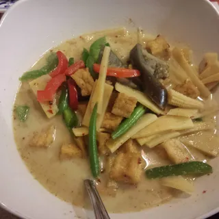 26. Gang Kew Warn Curry