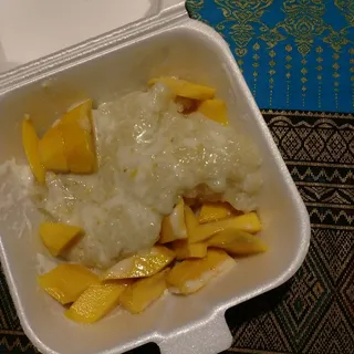 D2 Sticky rice with mango