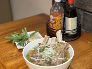 Ribs & Broth - Waikiki