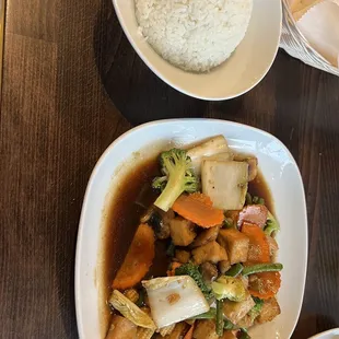 Mixed Vegetable stir fry with tofu and white rice