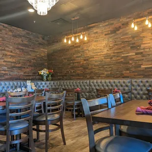 Inside of restaurant. Seating for 40+